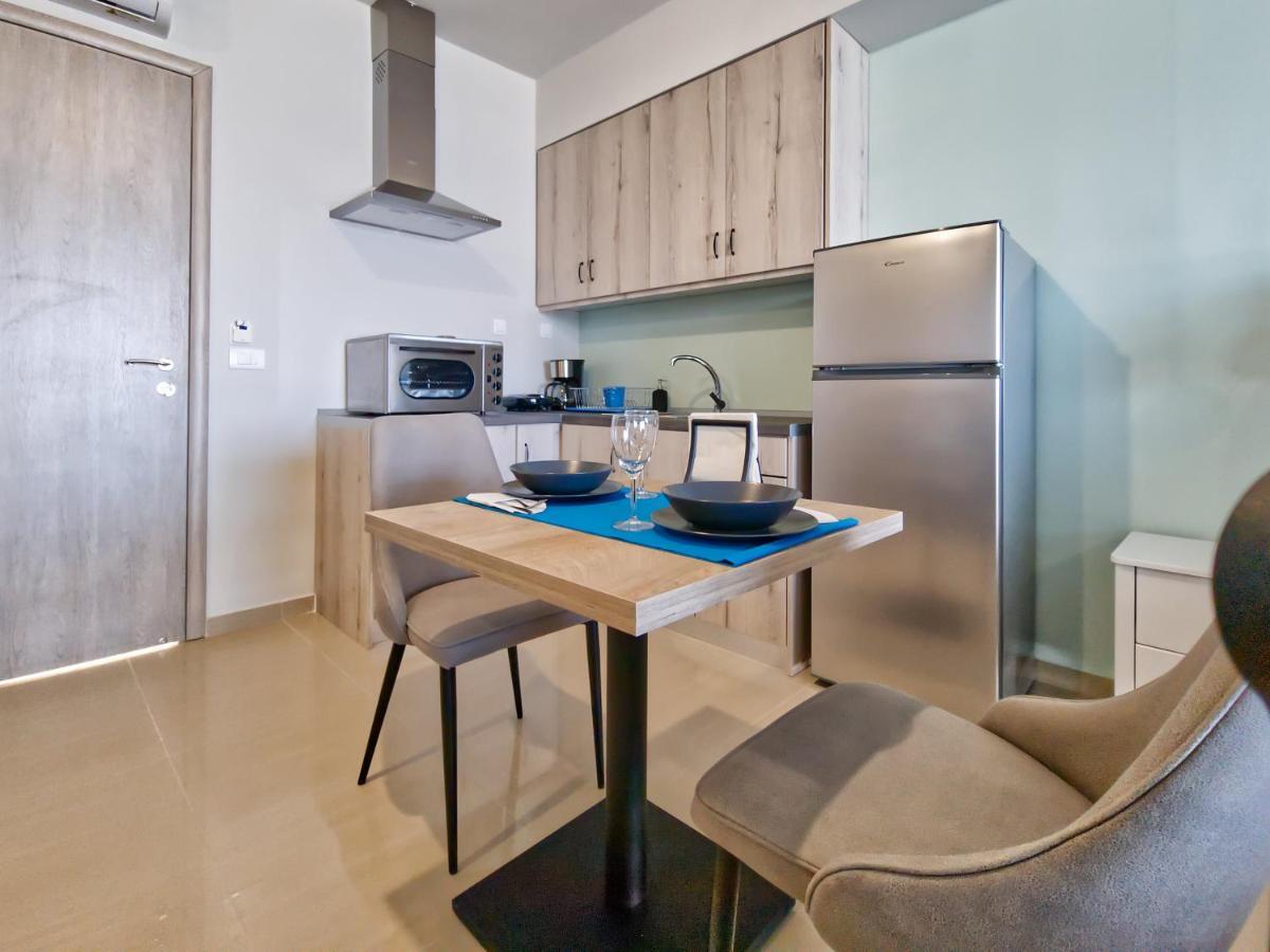 Epipleon Luxury Suites -106- Δωμάτιο 40Τμ Με Βεράντα 45Τμ Μπροστά Στην Θάλασσα Nafpaktos Extérieur photo