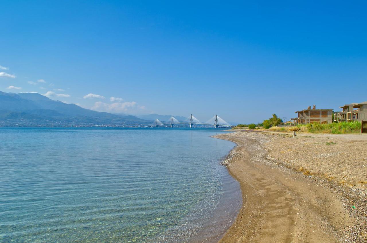 Epipleon Luxury Suites -106- Δωμάτιο 40Τμ Με Βεράντα 45Τμ Μπροστά Στην Θάλασσα Nafpaktos Extérieur photo