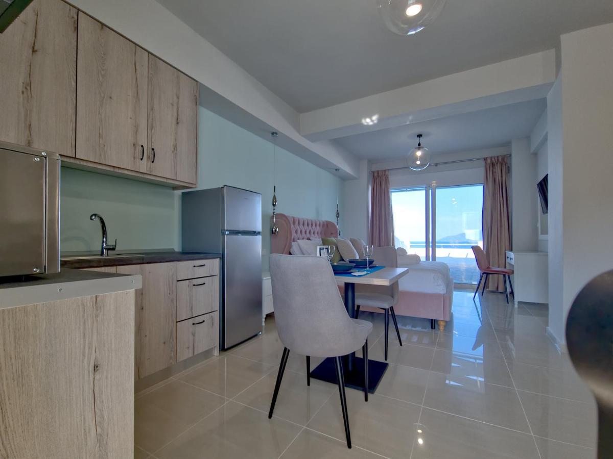 Epipleon Luxury Suites -106- Δωμάτιο 40Τμ Με Βεράντα 45Τμ Μπροστά Στην Θάλασσα Nafpaktos Extérieur photo